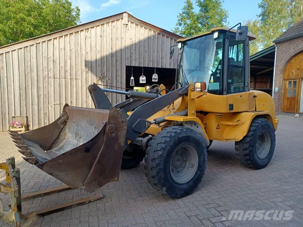 Volvo L 30 B 輪胎式裝載機