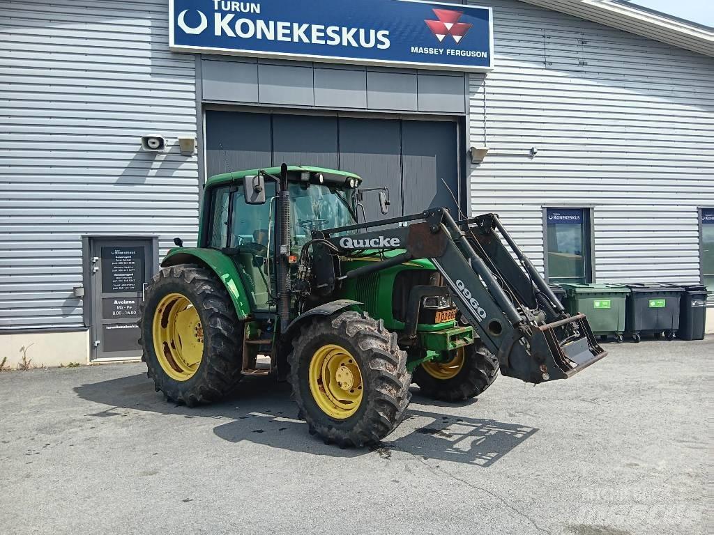 John Deere 6220 曳引機