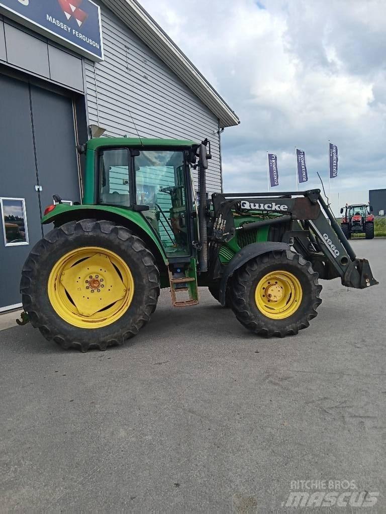 John Deere 6220 曳引機