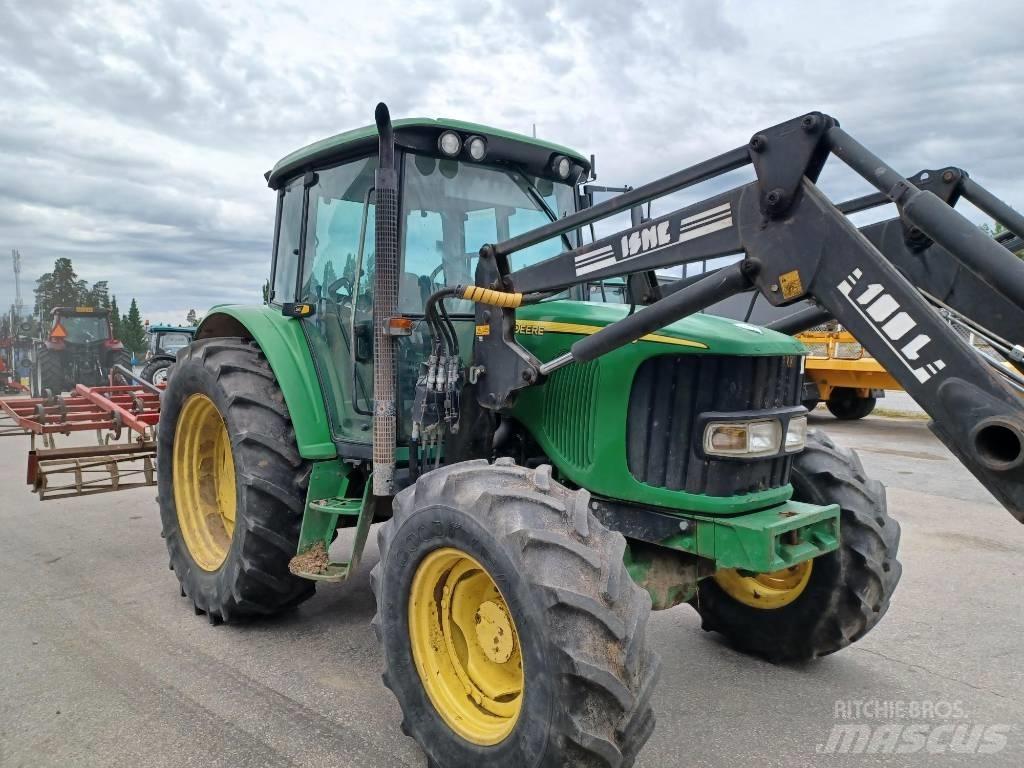John Deere 6220 曳引機
