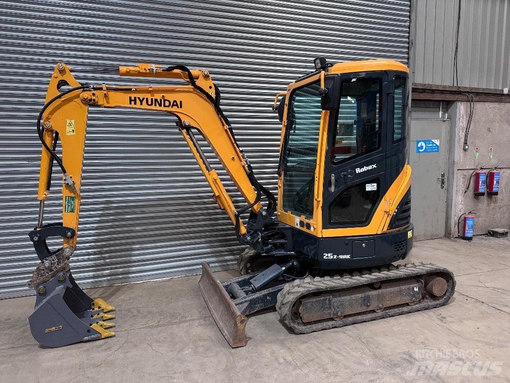 Hyundai R25Z-9 AK 小型挖土機/掘鑿機<7t(小型挖掘機)