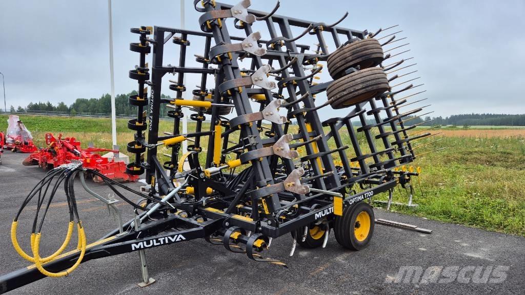 Multiva Optima  T 700 耙車