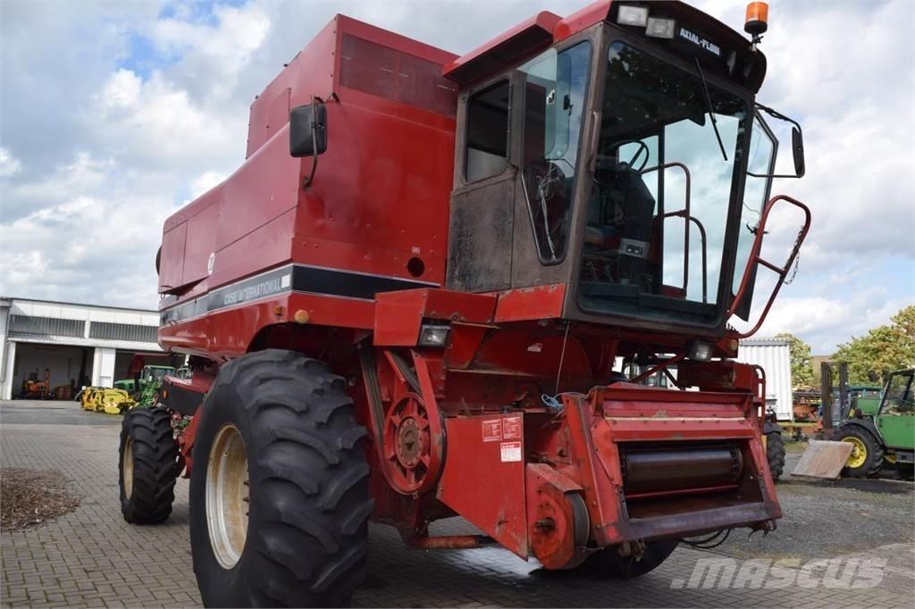 Case IH 1680 Axial 聯合收穫機