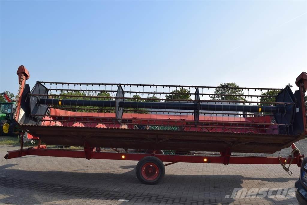 Case IH 1680 Axial 聯合收穫機