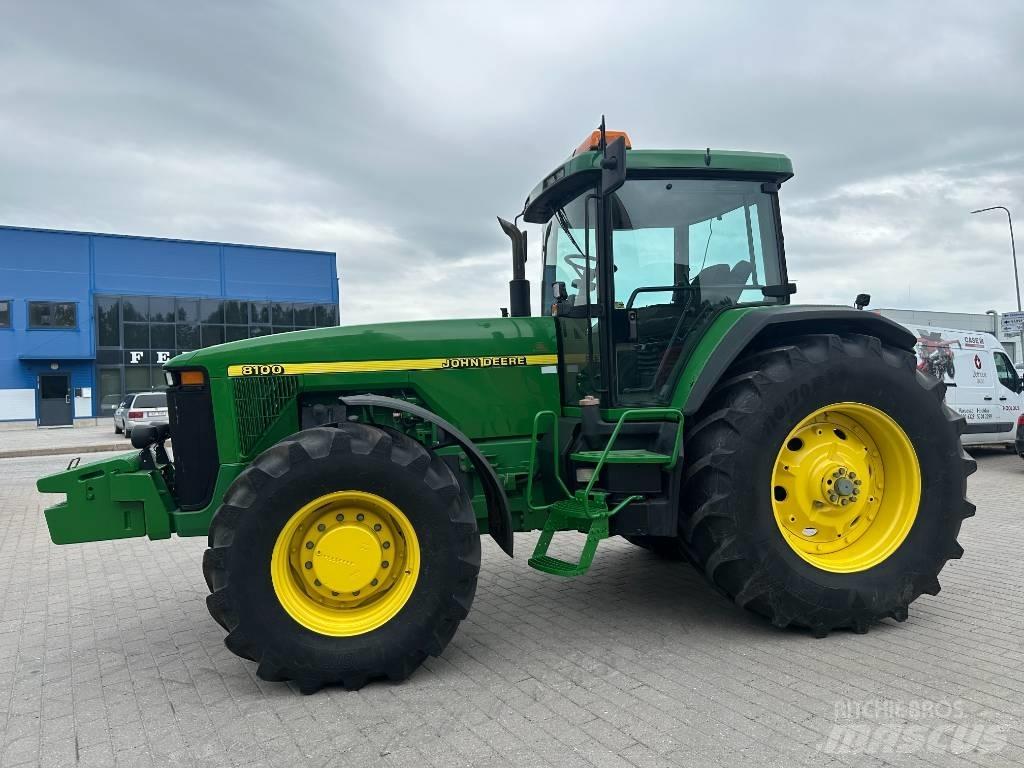 John Deere 8100 曳引機