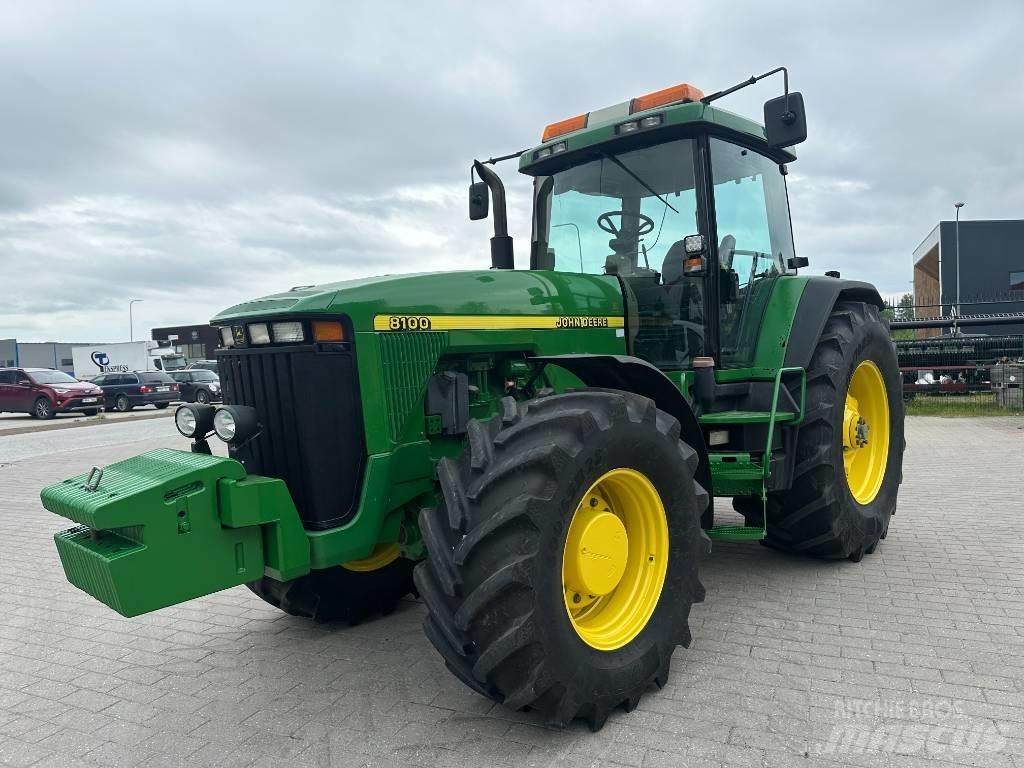 John Deere 8100 曳引機
