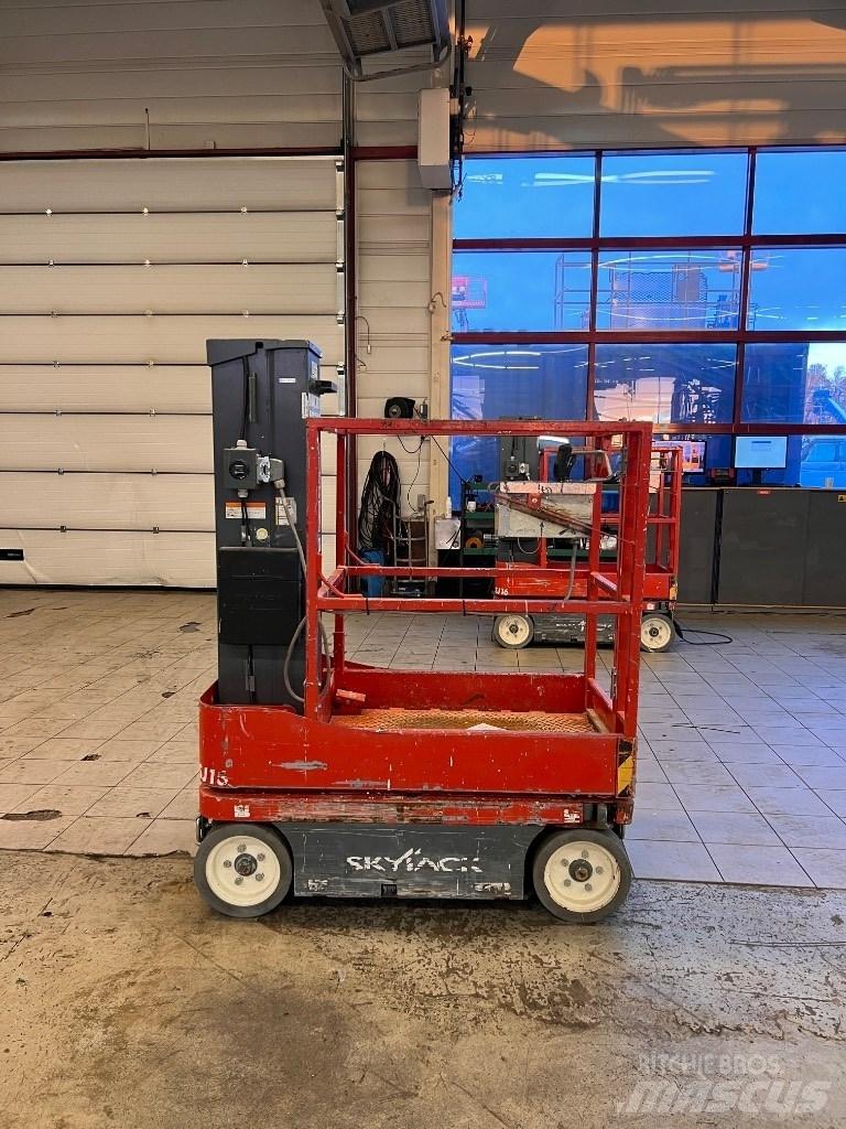 SkyJack SJ 16 垂直升降工作台