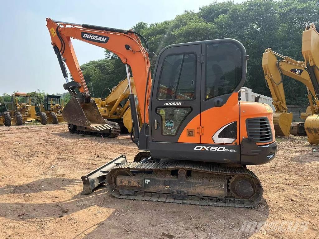 Doosan DX 60 履帶式 挖土機/掘鑿機/挖掘機