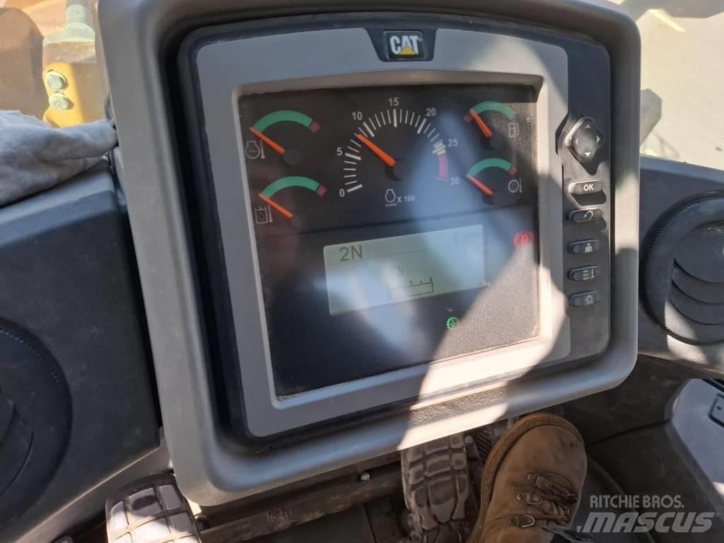 CAT 966K 輪胎式裝載機