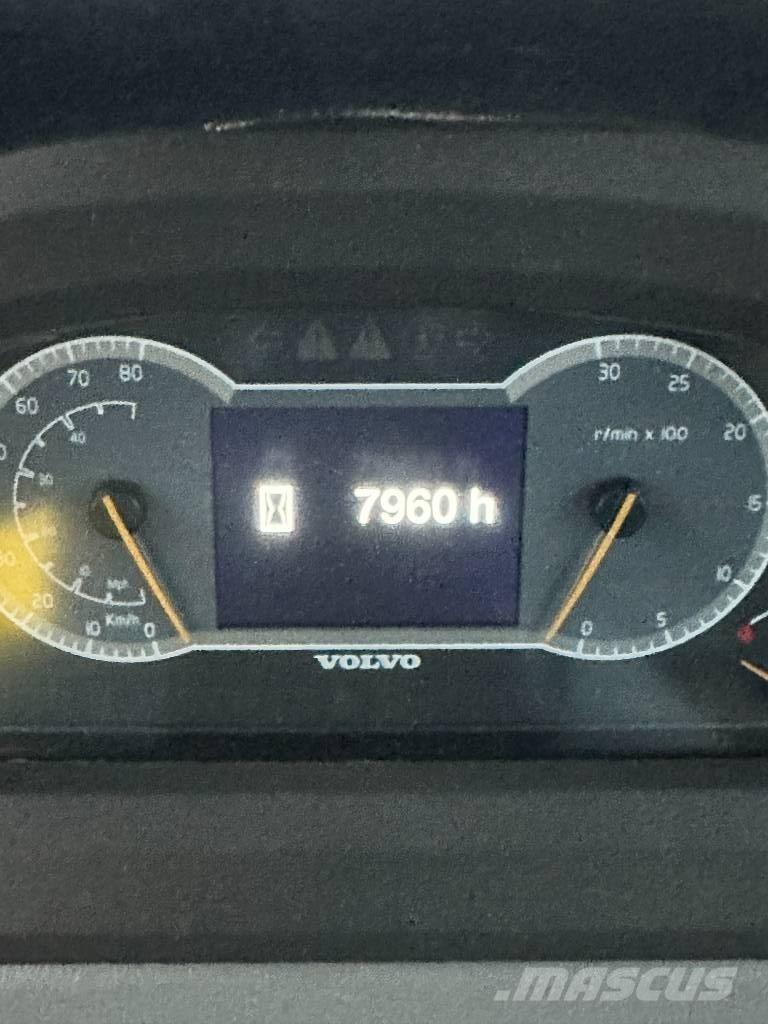 Volvo A 30 G 鉸接式起吊車