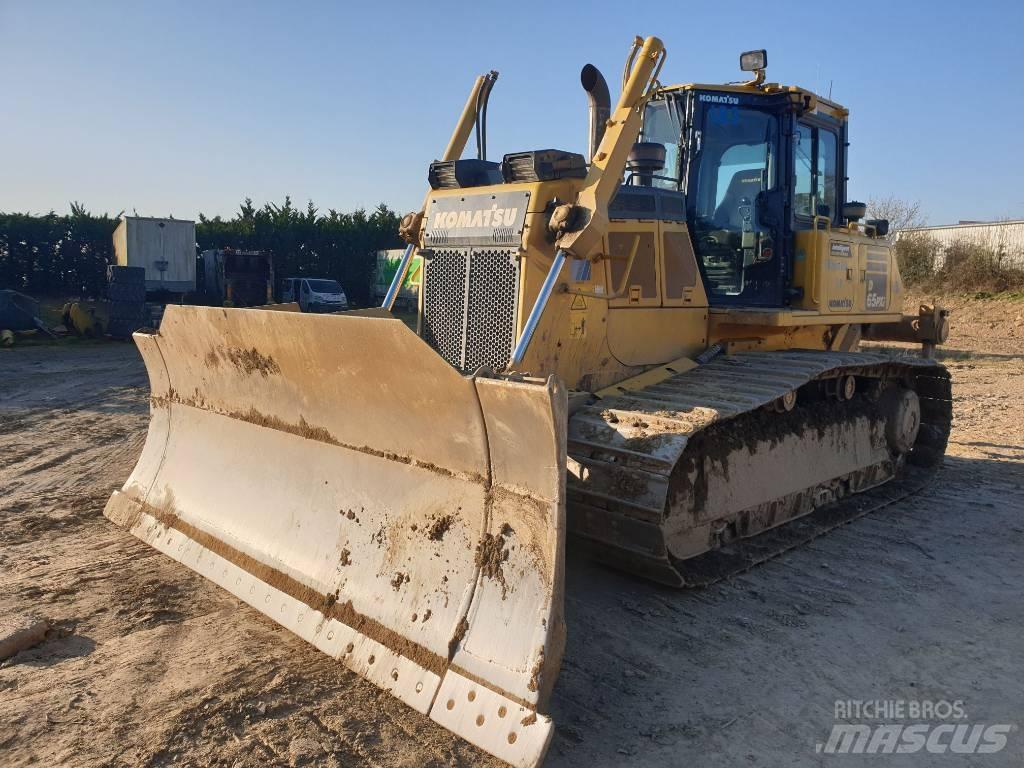 Komatsu D65PXi-18 履帶推土機