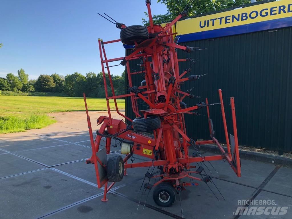 Kuhn GF 8501 M H O 耙與翻草機
