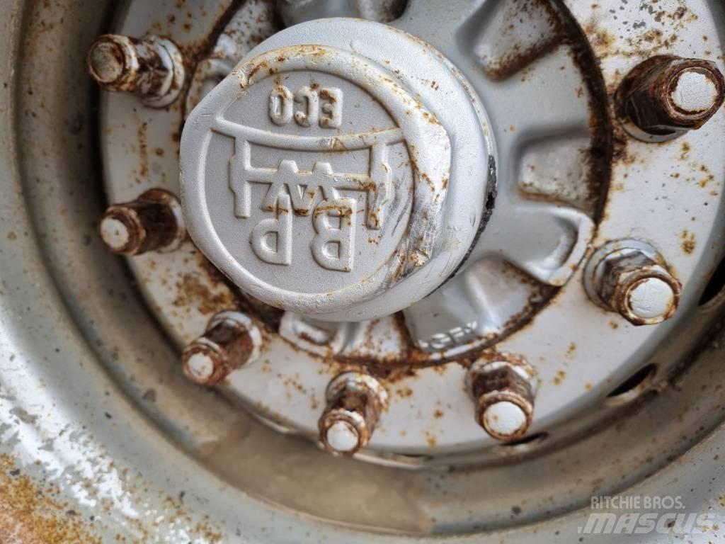 Schmitz OVRIGA 裝載運輸半拖車