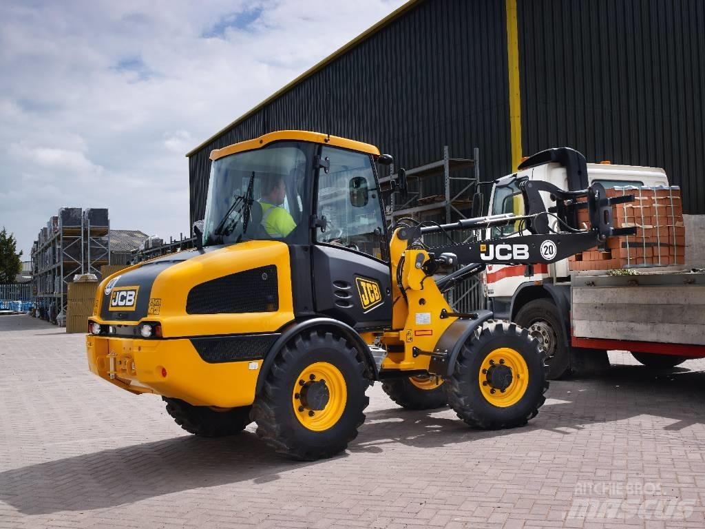 JCB 406 輪胎式裝載機