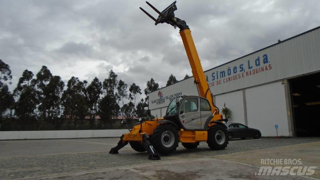 Manitou MT 1440 伸縮臂操作車