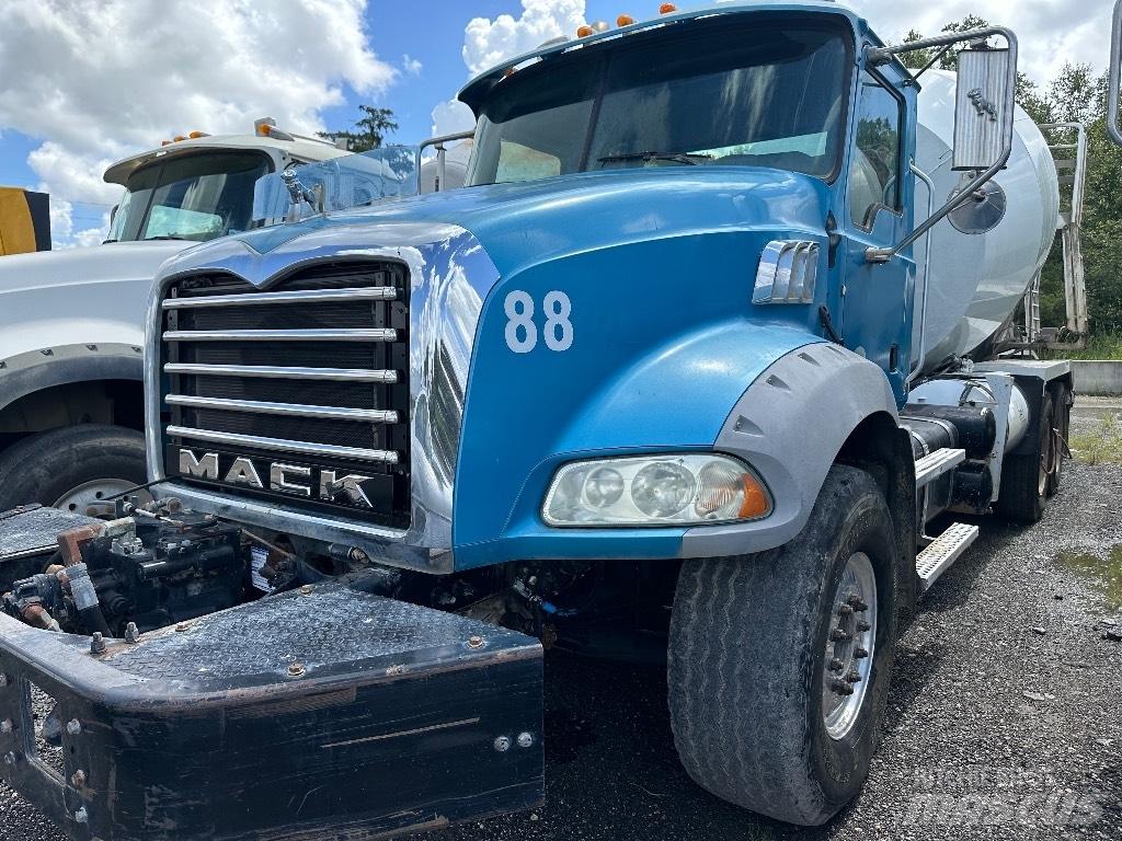 Mack GU 800 其他貨車
