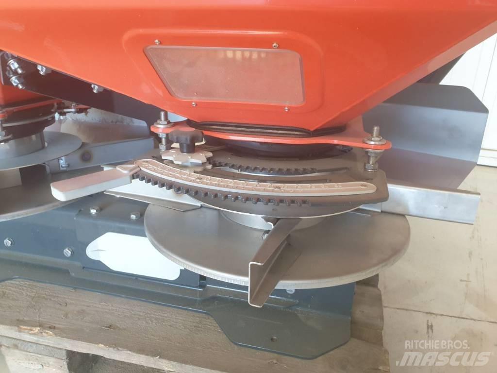 Kubota DSC 700 礦物撒布機