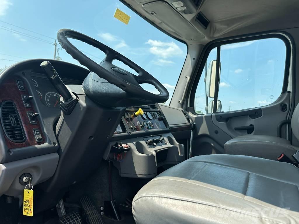 Freightliner M2 垃圾車