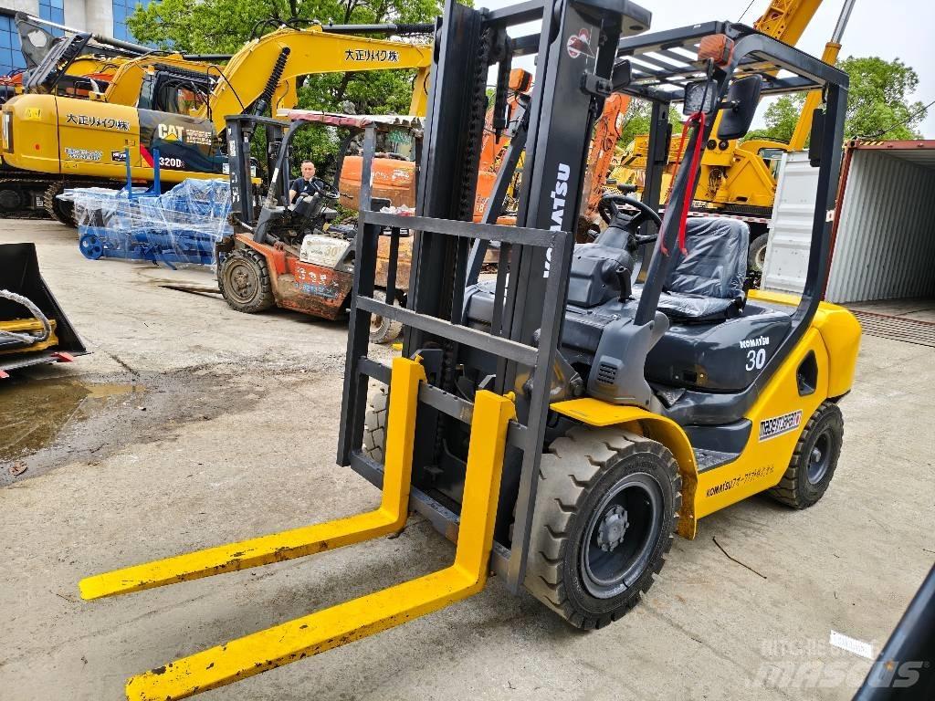 Komatsu FD30 柴油卡車