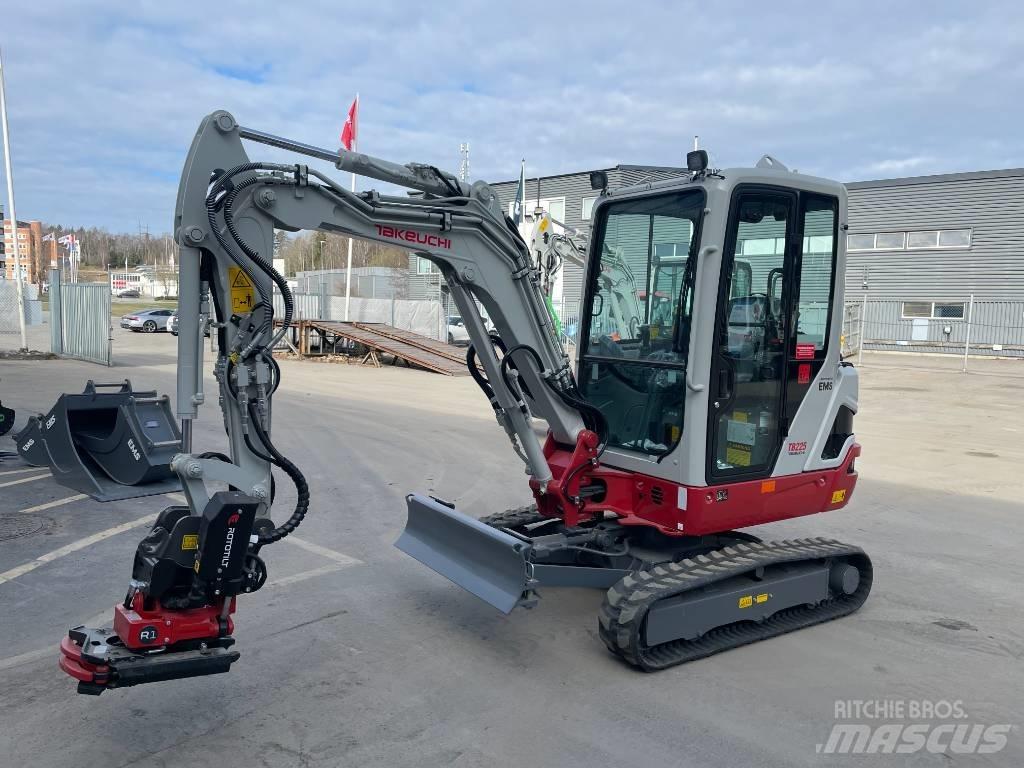 Takeuchi TB 225 小型挖土機/掘鑿機<7t(小型挖掘機)