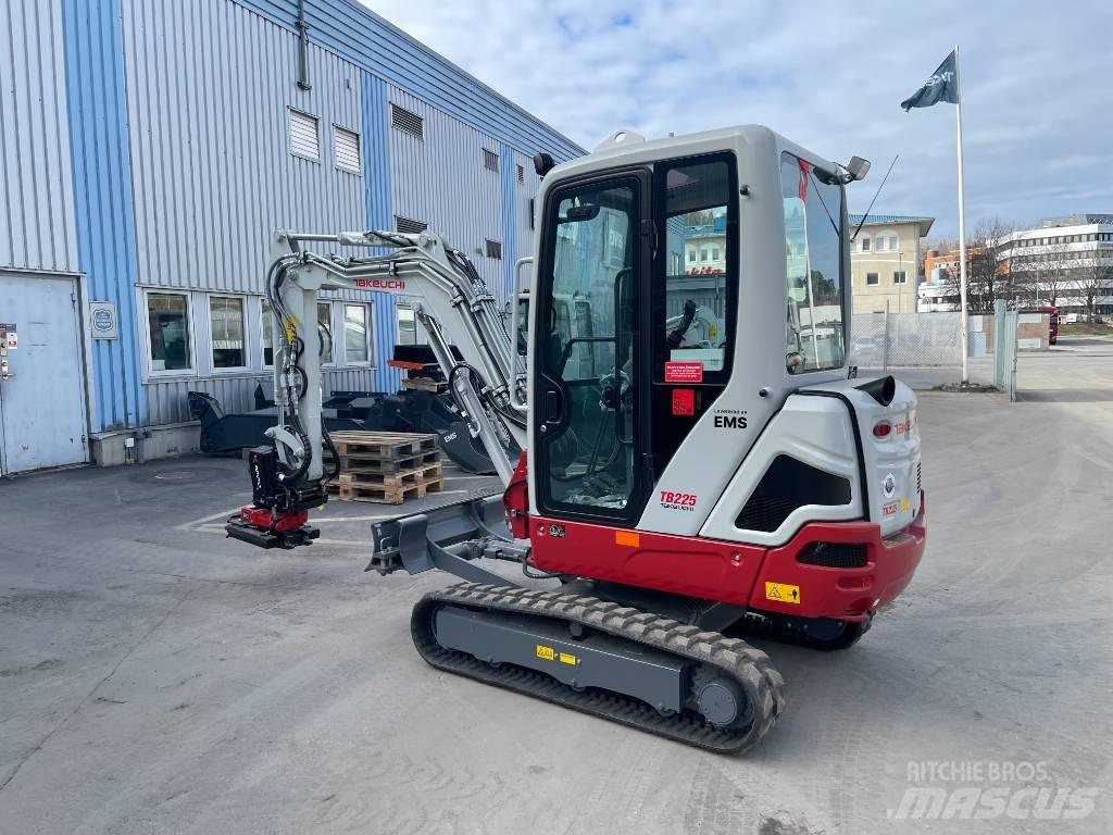 Takeuchi TB 225 小型挖土機/掘鑿機<7t(小型挖掘機)