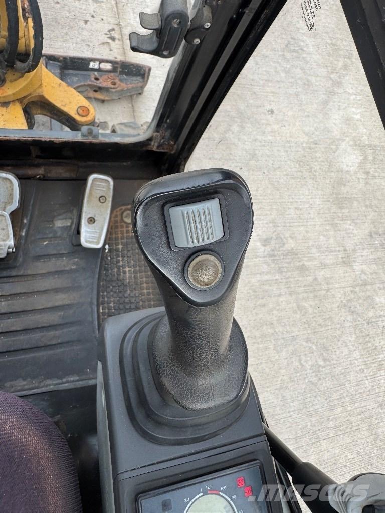 CAT 301.7 D 小型挖土機/掘鑿機<7t(小型挖掘機)