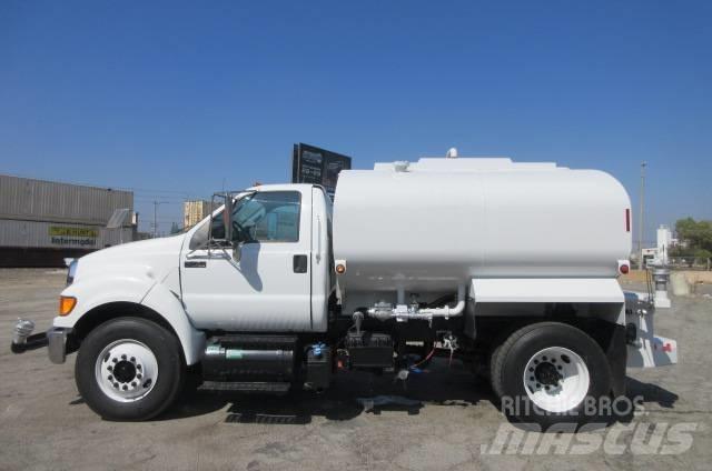 Ford F750 水車