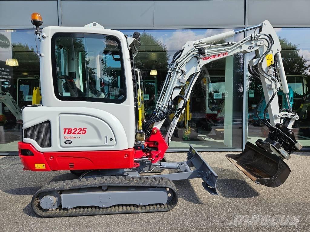 Takeuchi TB 225 小型挖土機/掘鑿機<7t(小型挖掘機)