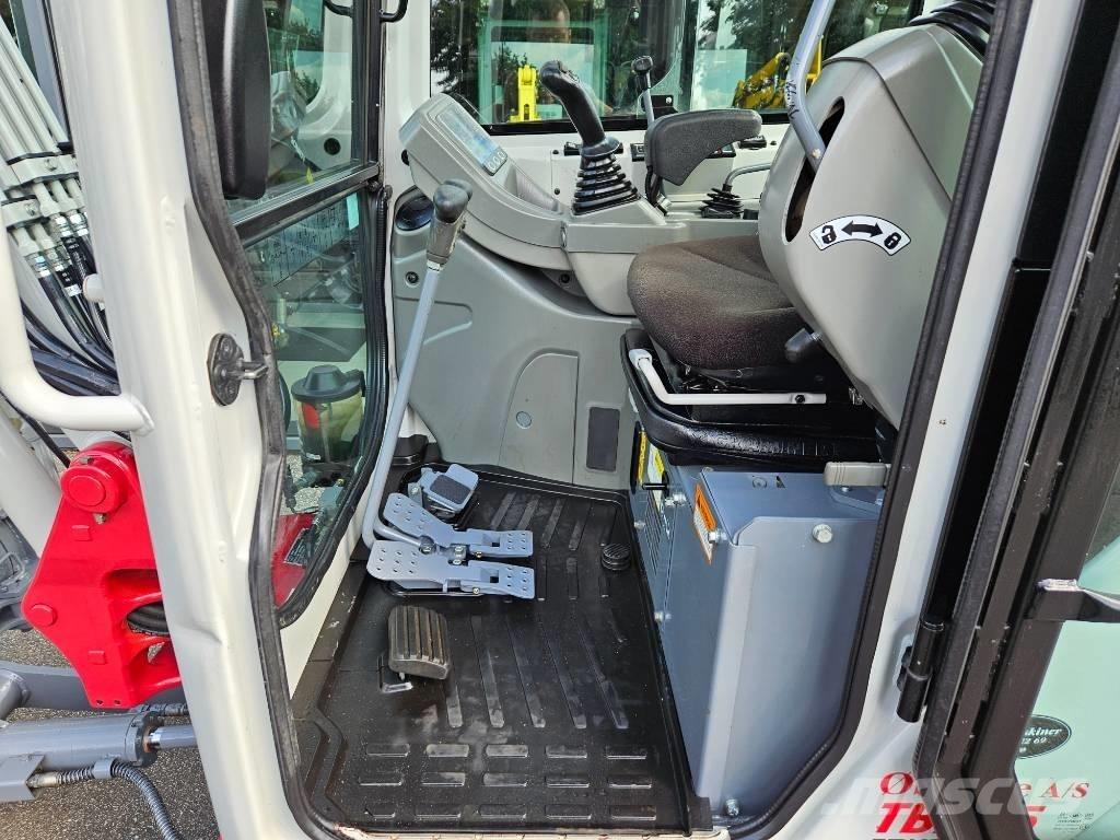 Takeuchi TB 225 小型挖土機/掘鑿機<7t(小型挖掘機)