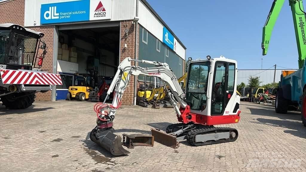 Takeuchi TB225 小型挖土機/掘鑿機<7t(小型挖掘機)