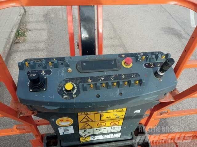 JLG 800 AJ 曲臂高空作業車