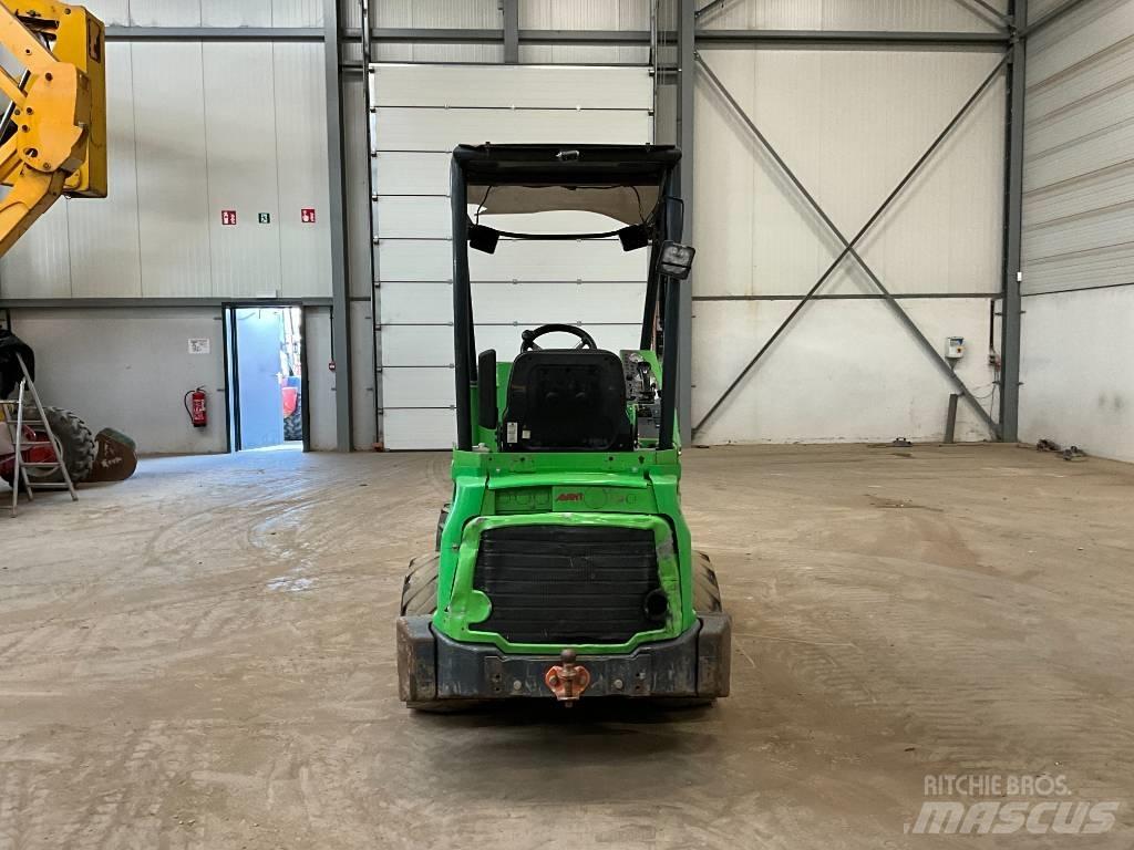Avant R 28 T S 小型裝載機
