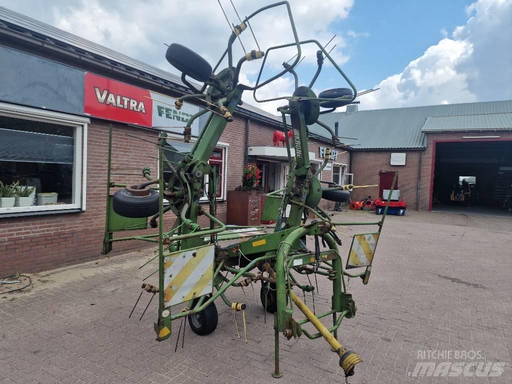 Krone 6.40/6 耙與翻草機