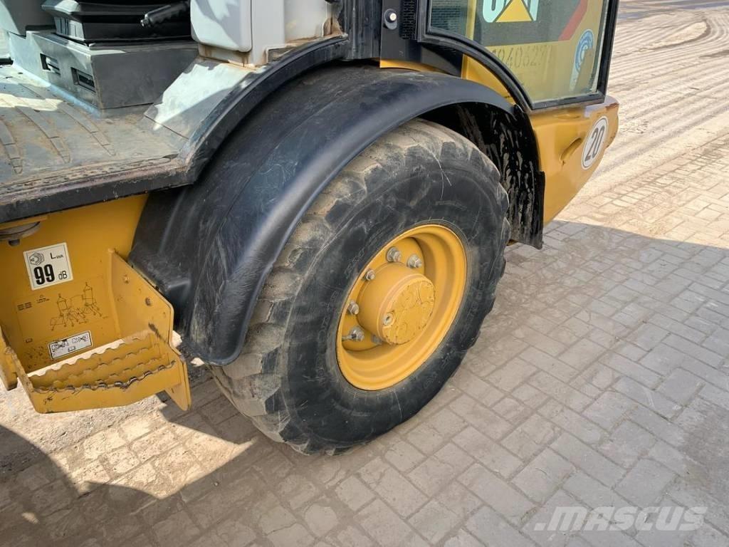 CAT 906 輪胎式裝載機