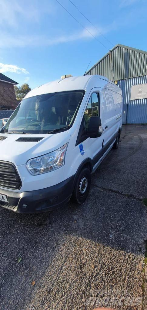 Ford Transit 350 廂式貨物運輸車
