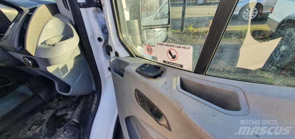 Ford Transit 350 廂式貨物運輸車