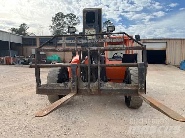 JLG G 6-42 A 伸縮臂操作車