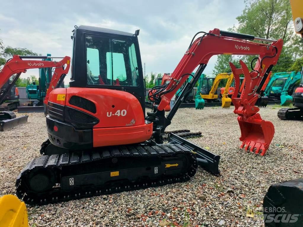 Kubota U 40 小型挖土機/掘鑿機<7t(小型挖掘機)