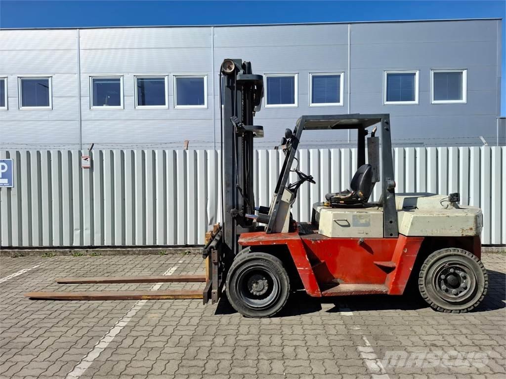Nissan DF05A60U 柴油卡車