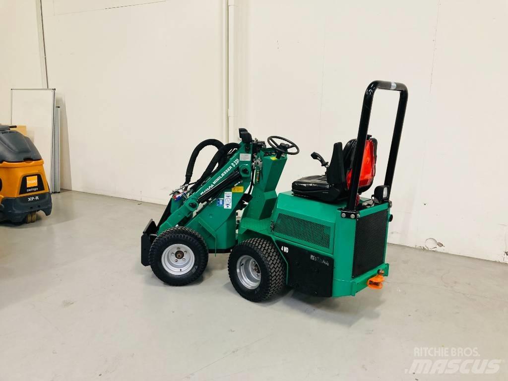 Stama D330 小型裝載機