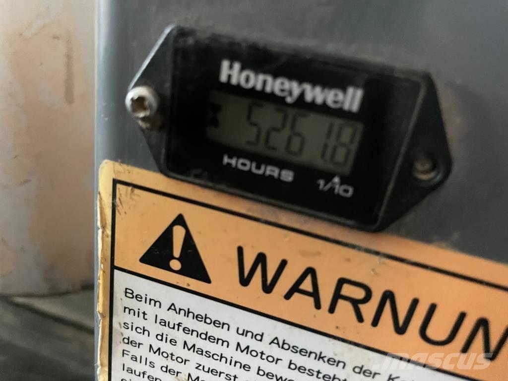 Takeuchi TB 250 小型挖土機/掘鑿機<7t(小型挖掘機)