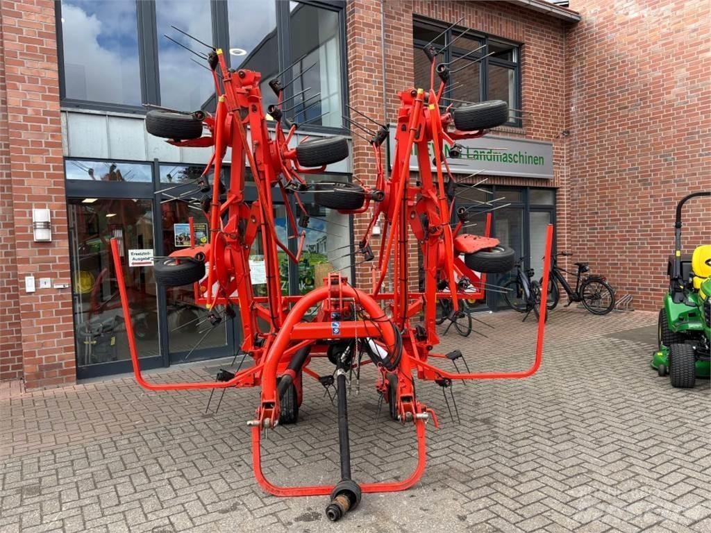 Kuhn GF 8702 耙與翻草機