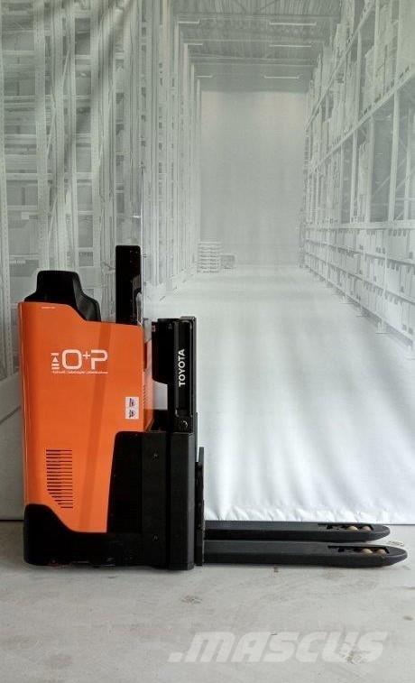 Toyota SSI200D 自走式堆積機