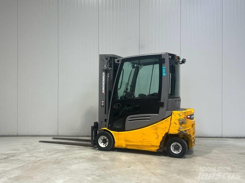 Jungheinrich EFG320 電動堆高機