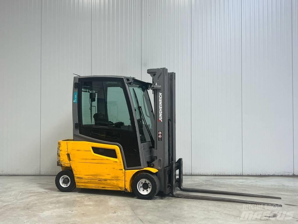 Jungheinrich EFG320 電動堆高機