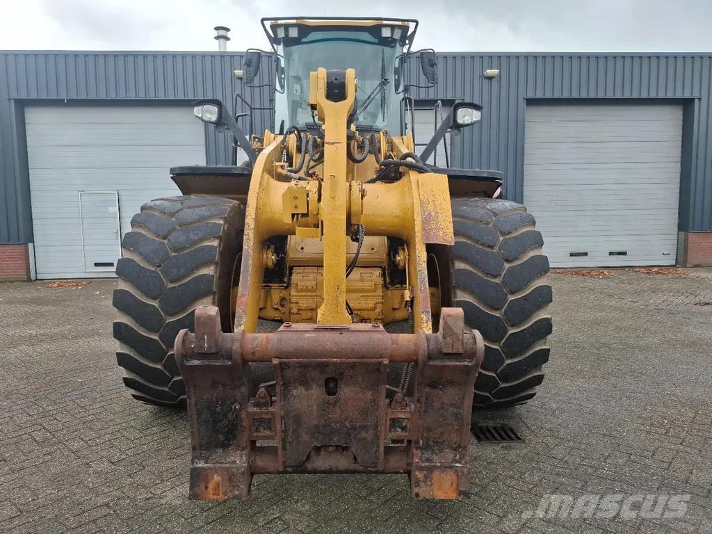 CAT 966M 輪胎式裝載機