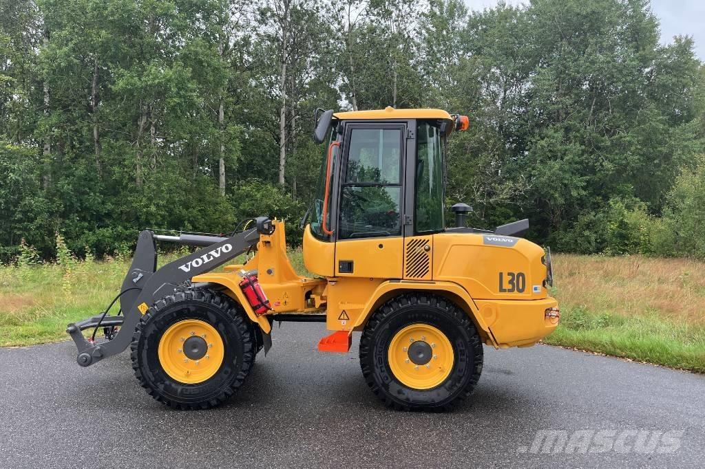 Volvo L 30 輪胎式裝載機