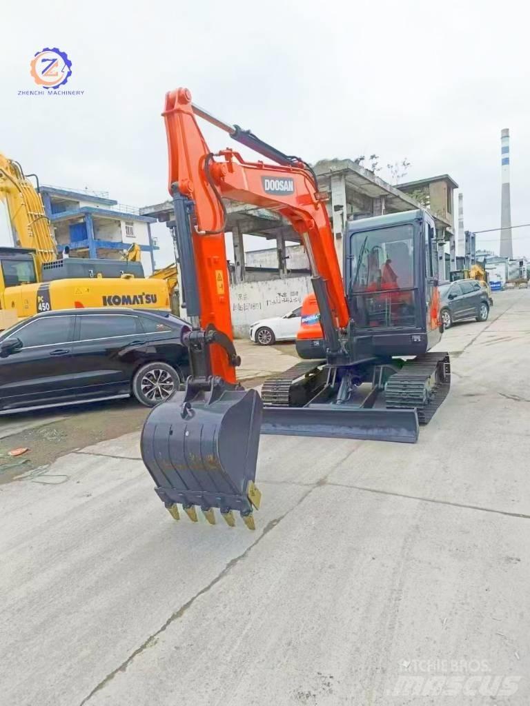Doosan DX 55 小型挖土機/掘鑿機<7t(小型挖掘機)