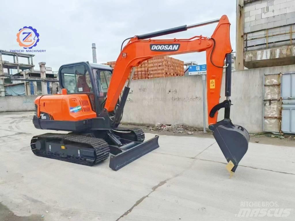 Doosan DX 55 小型挖土機/掘鑿機<7t(小型挖掘機)