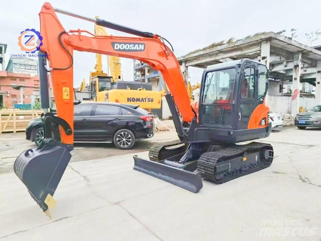 Doosan DX 55 小型挖土機/掘鑿機<7t(小型挖掘機)